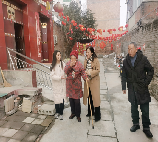 瑟瑟冬日 暖暖溫情——公司黨委、工會(huì)開展“送溫暖、送祝?！被顒?dòng)